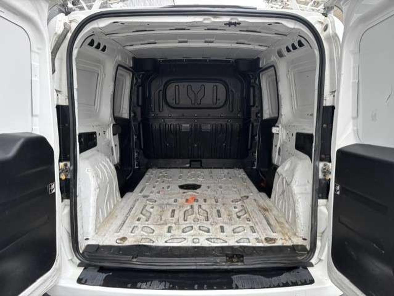 2015 RAM ProMaster SLT LADDER RACKS-DIVIDER-NO WINDOWS-CERTIFIED Photo