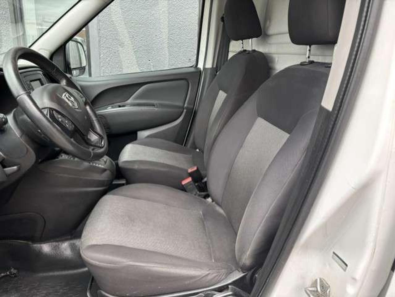 2015 RAM ProMaster SLT LADDER RACKS-DIVIDER-NO WINDOWS-CERTIFIED Photo