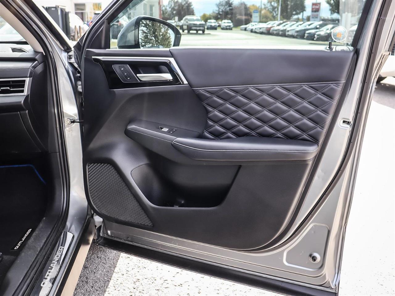 2023 Mitsubishi Outlander PHEV GT S-AWC Photo