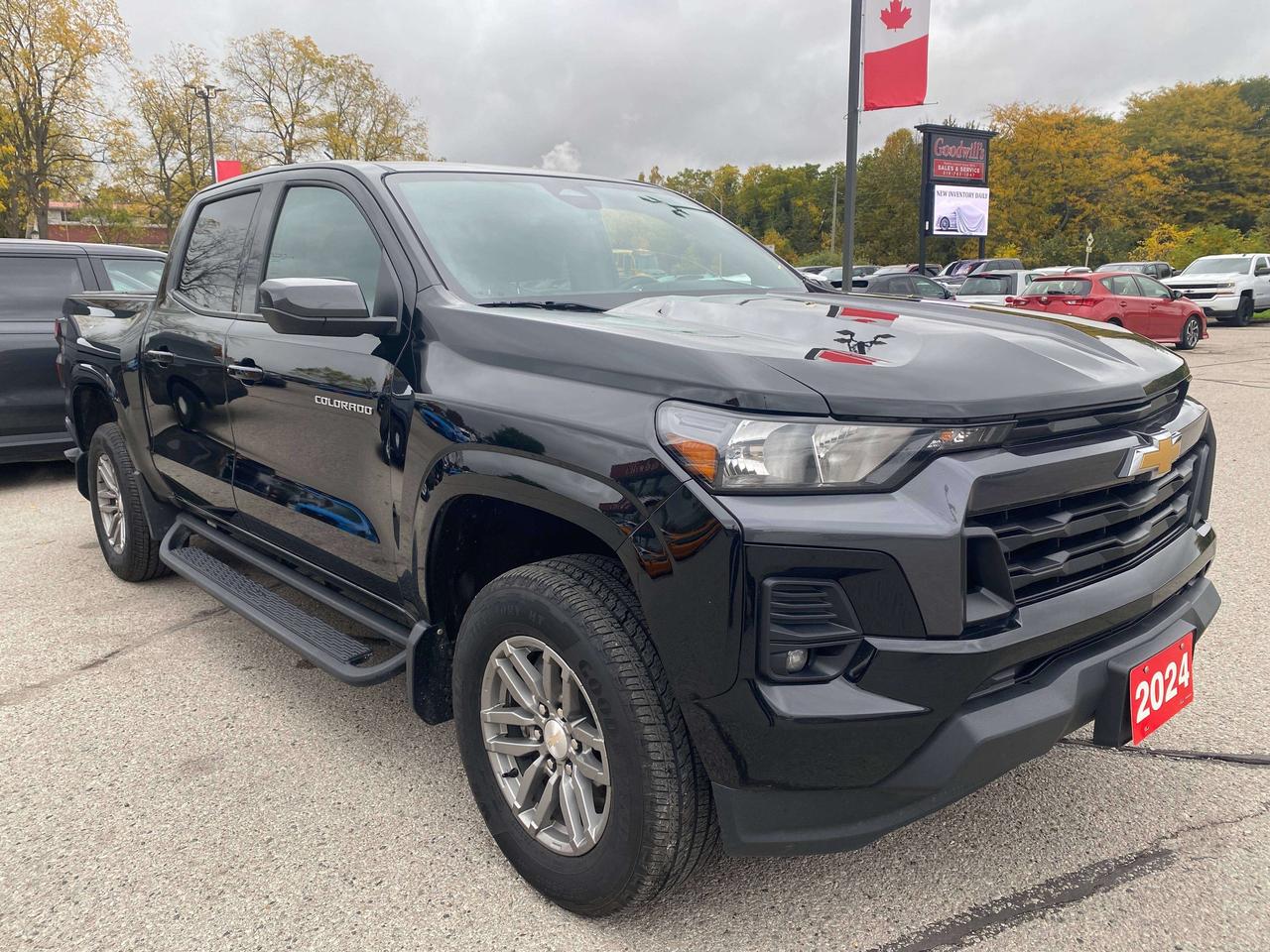 2024 Chevrolet Colorado 4WD LT, CLEAN CARFAX, HEATED CLOTH, REMOTE START! Photo5