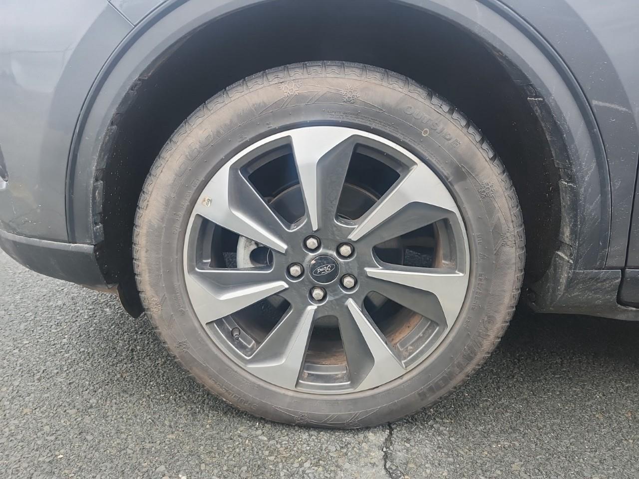 2025 Ford Escape Platinum 4dr All-Wheel Drive Photo