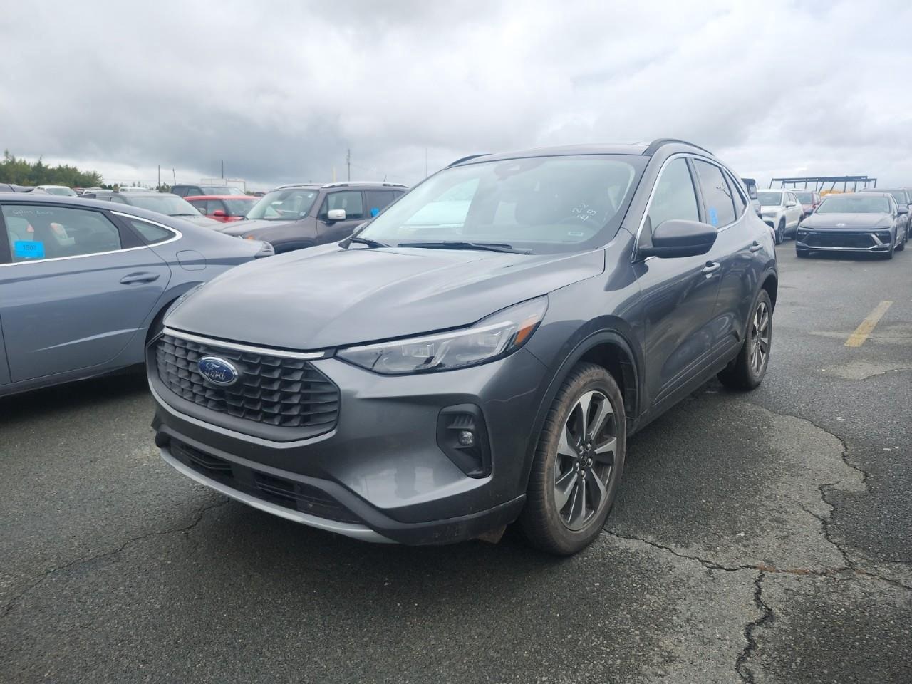2025 Ford Escape Platinum 4dr All-Wheel Drive Photo0