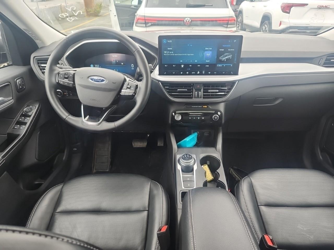 2025 Ford Escape Platinum 4dr All-Wheel Drive Photo
