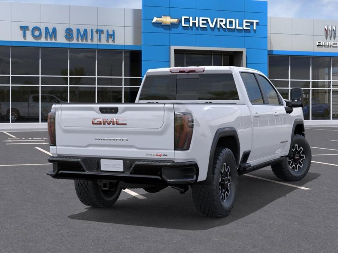 2026 GMC SIERRA 2500HD Crew Cab Standard Box 4-Wheel Drive AT4X Photo4