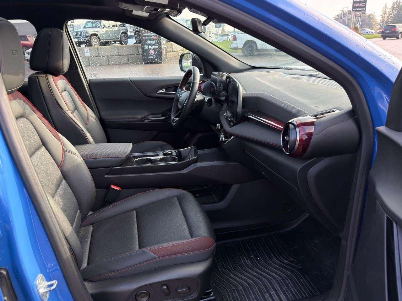 2025 Chevrolet Equinox ACCIDENT FREE   PANO SUNROOF   LEATHER Photo