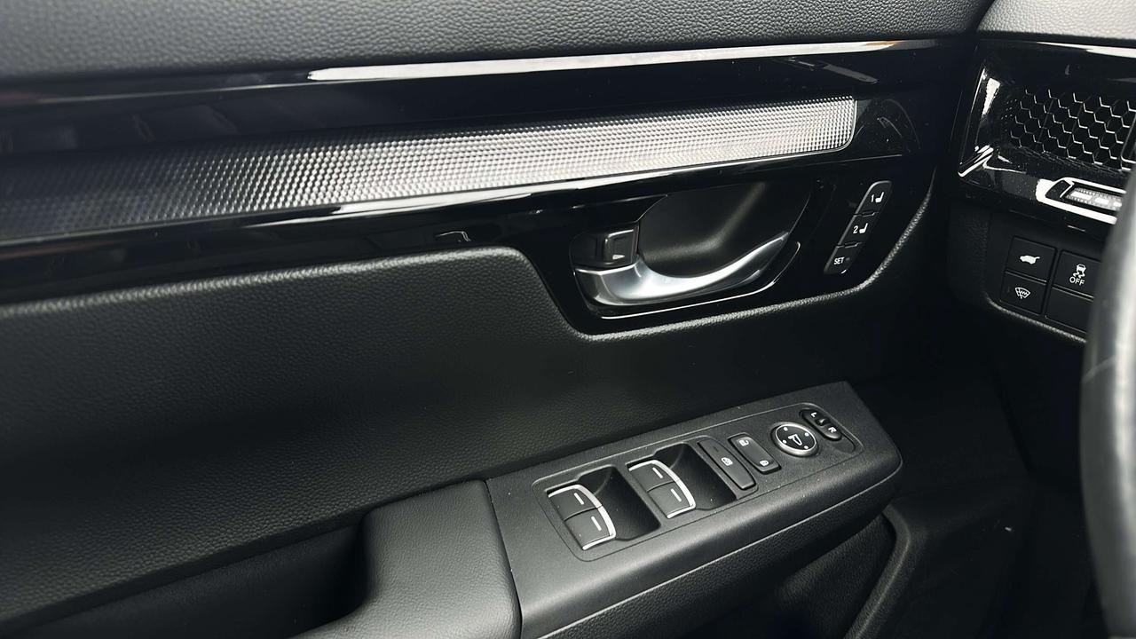 2024 Honda CR-V Touring Photo
