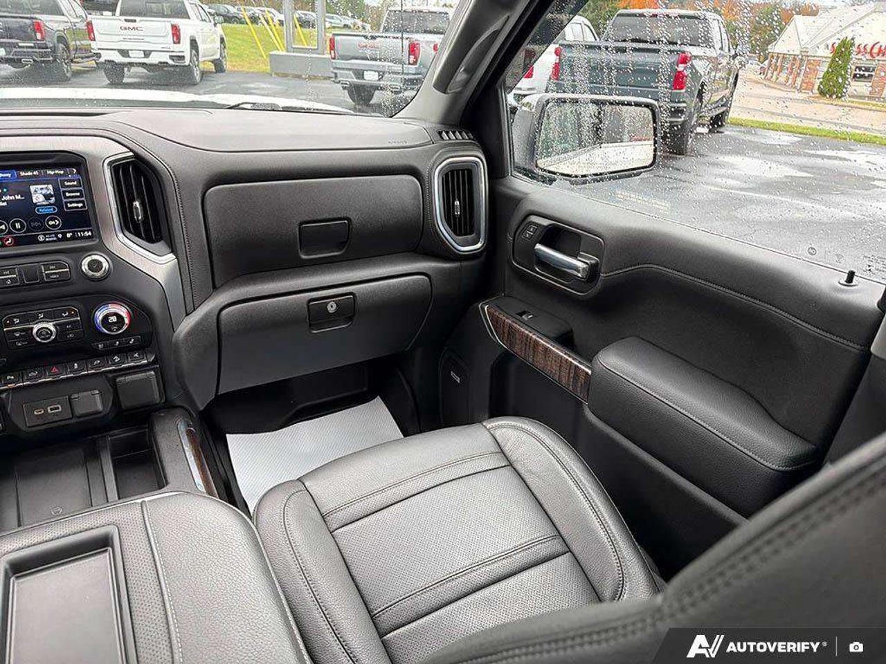 2022 GMC Sierra 1500 Soft Tonneau Cover   Sunroof   Heated & Vented Seats   Trailer Brake Controller Photo
