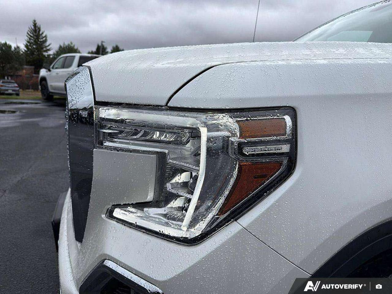 2022 GMC Sierra 1500 Soft Tonneau Cover   Sunroof   Heated & Vented Seats   Trailer Brake Controller Photo
