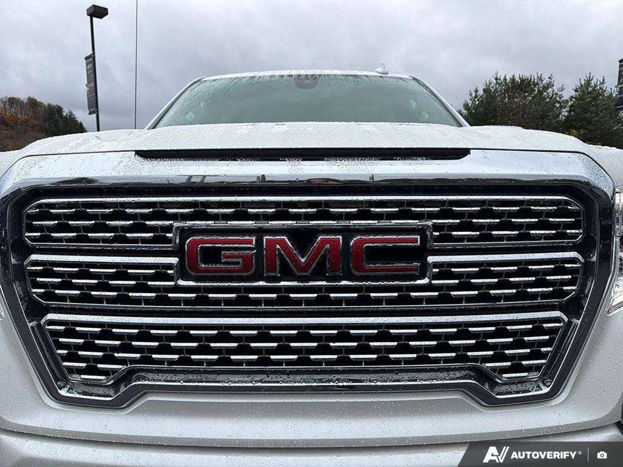 2022 GMC Sierra 1500 Soft Tonneau Cover   Sunroof   Heated & Vented Seats   Trailer Brake Controller Photo