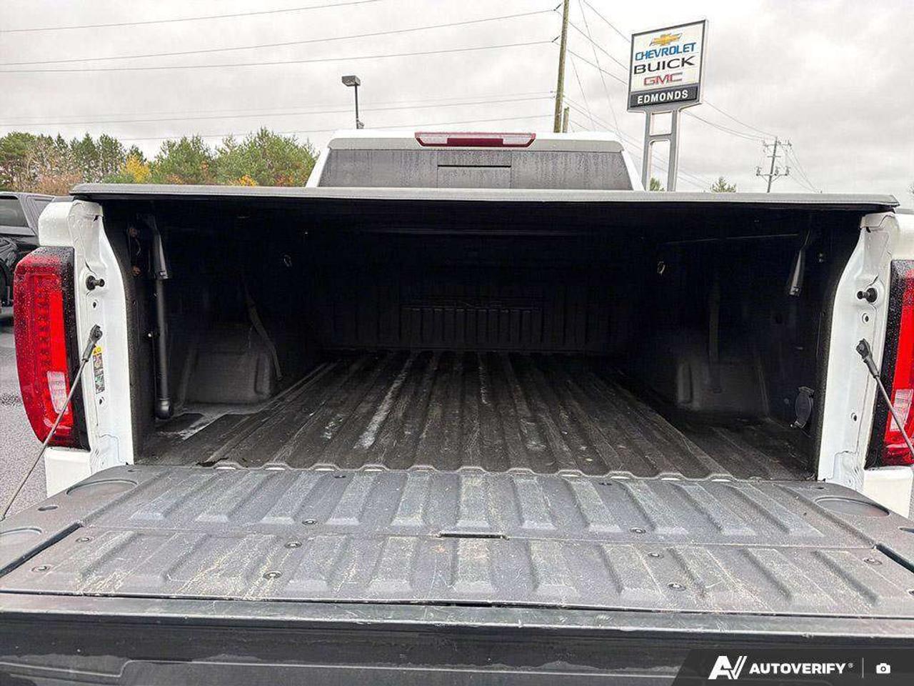 2022 GMC Sierra 1500 Soft Tonneau Cover   Sunroof   Heated & Vented Seats   Trailer Brake Controller Photo