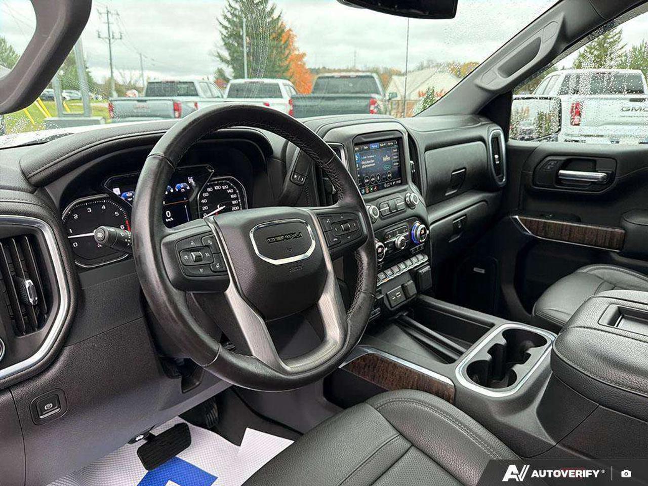 2022 GMC Sierra 1500 Soft Tonneau Cover   Sunroof   Heated & Vented Seats   Trailer Brake Controller Photo