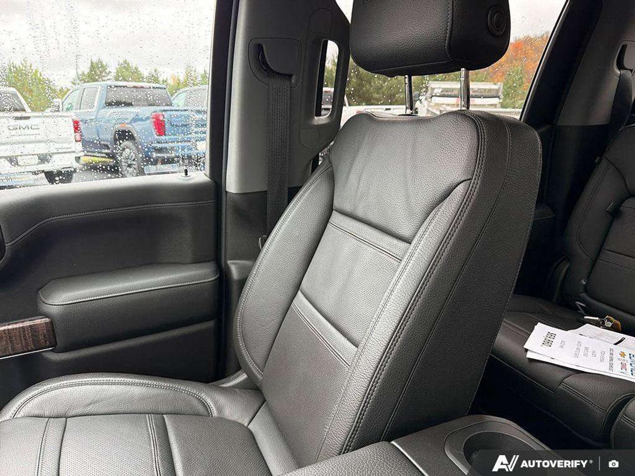 2022 GMC Sierra 1500 Soft Tonneau Cover   Sunroof   Heated & Vented Seats   Trailer Brake Controller Photo