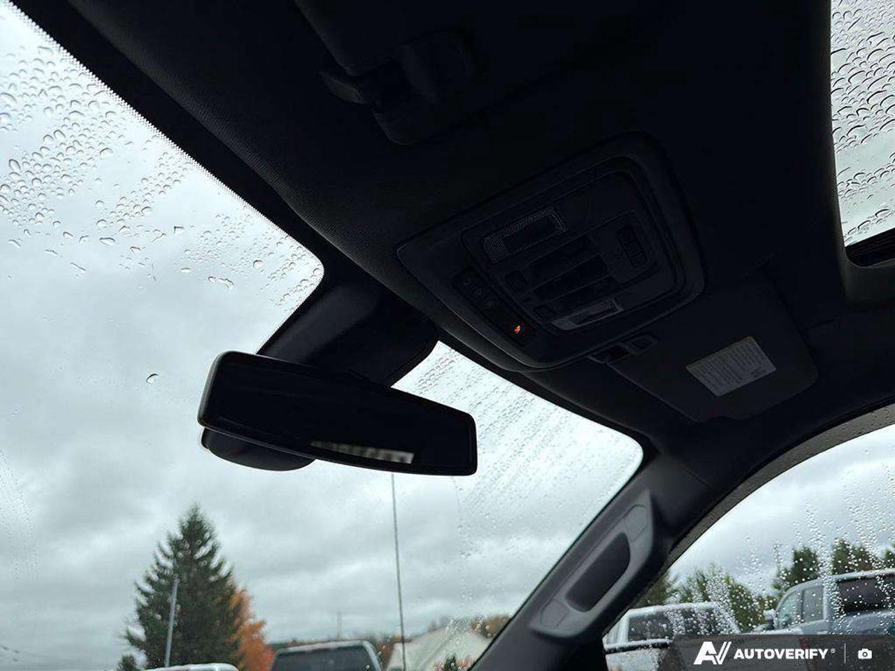 2022 GMC Sierra 1500 Soft Tonneau Cover   Sunroof   Heated & Vented Seats   Trailer Brake Controller Photo