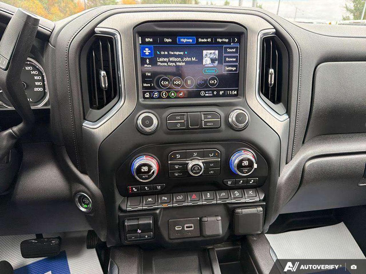 2022 GMC Sierra 1500 Soft Tonneau Cover   Sunroof   Heated & Vented Seats   Trailer Brake Controller Photo