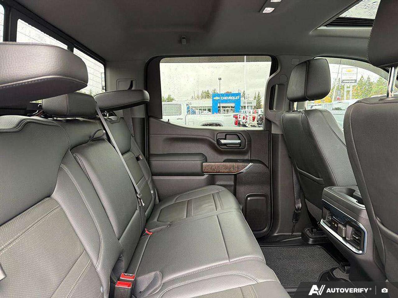 2022 GMC Sierra 1500 Soft Tonneau Cover   Sunroof   Heated & Vented Seats   Trailer Brake Controller Photo