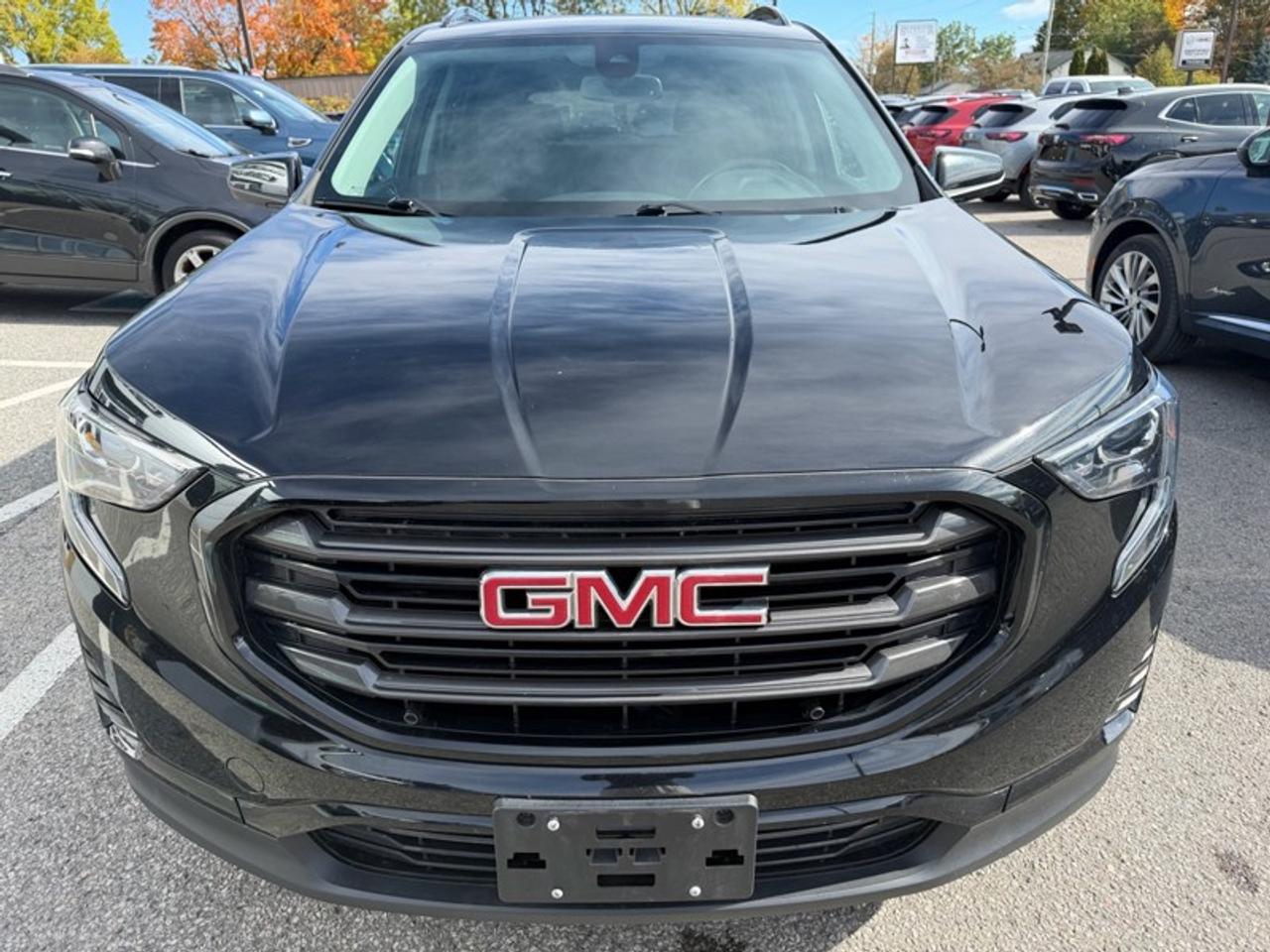 2021 GMC Terrain AWD SLE Photo2