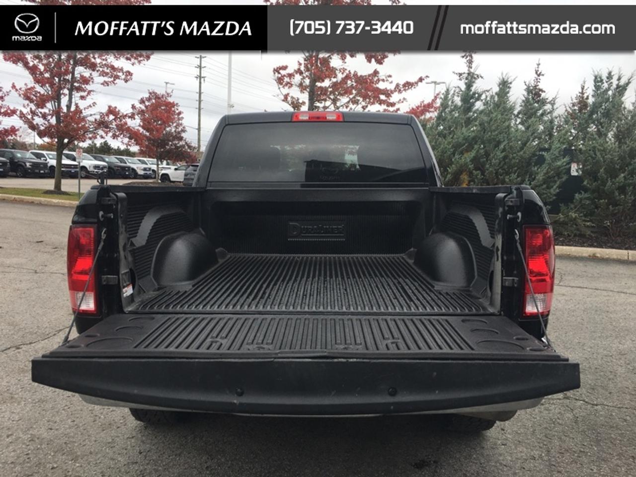 2023 RAM 1500 Classic SLT Photo4