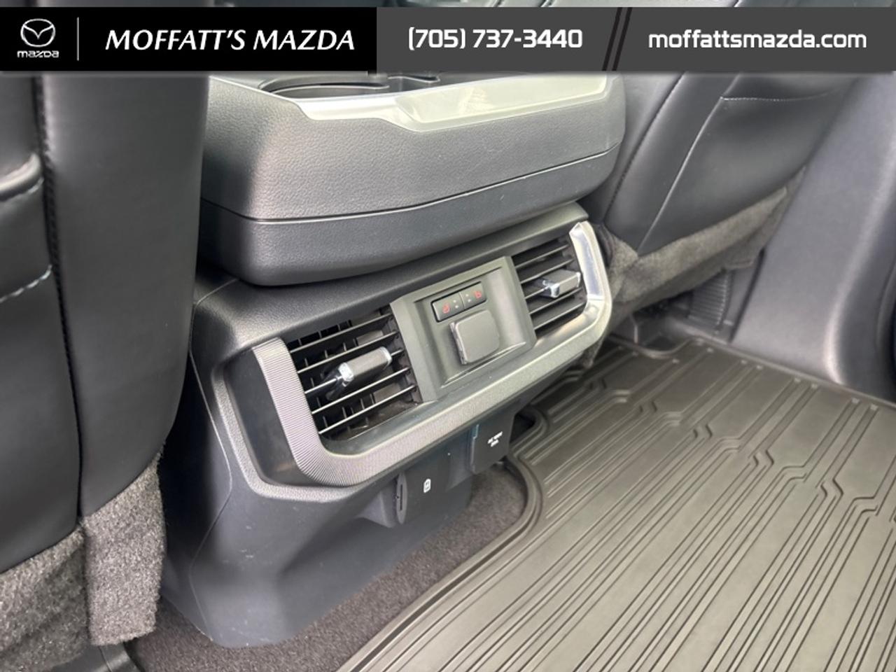 2025 Ford F-150 Platinum Photo