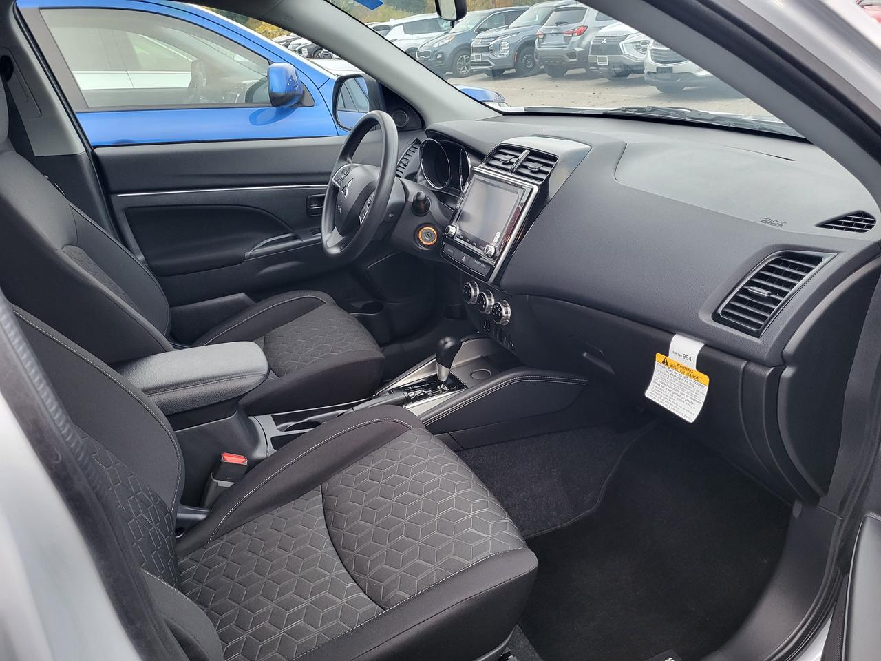 2026 Mitsubishi RVR ES FWD Photo