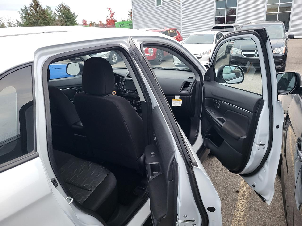 2026 Mitsubishi RVR ES FWD Photo