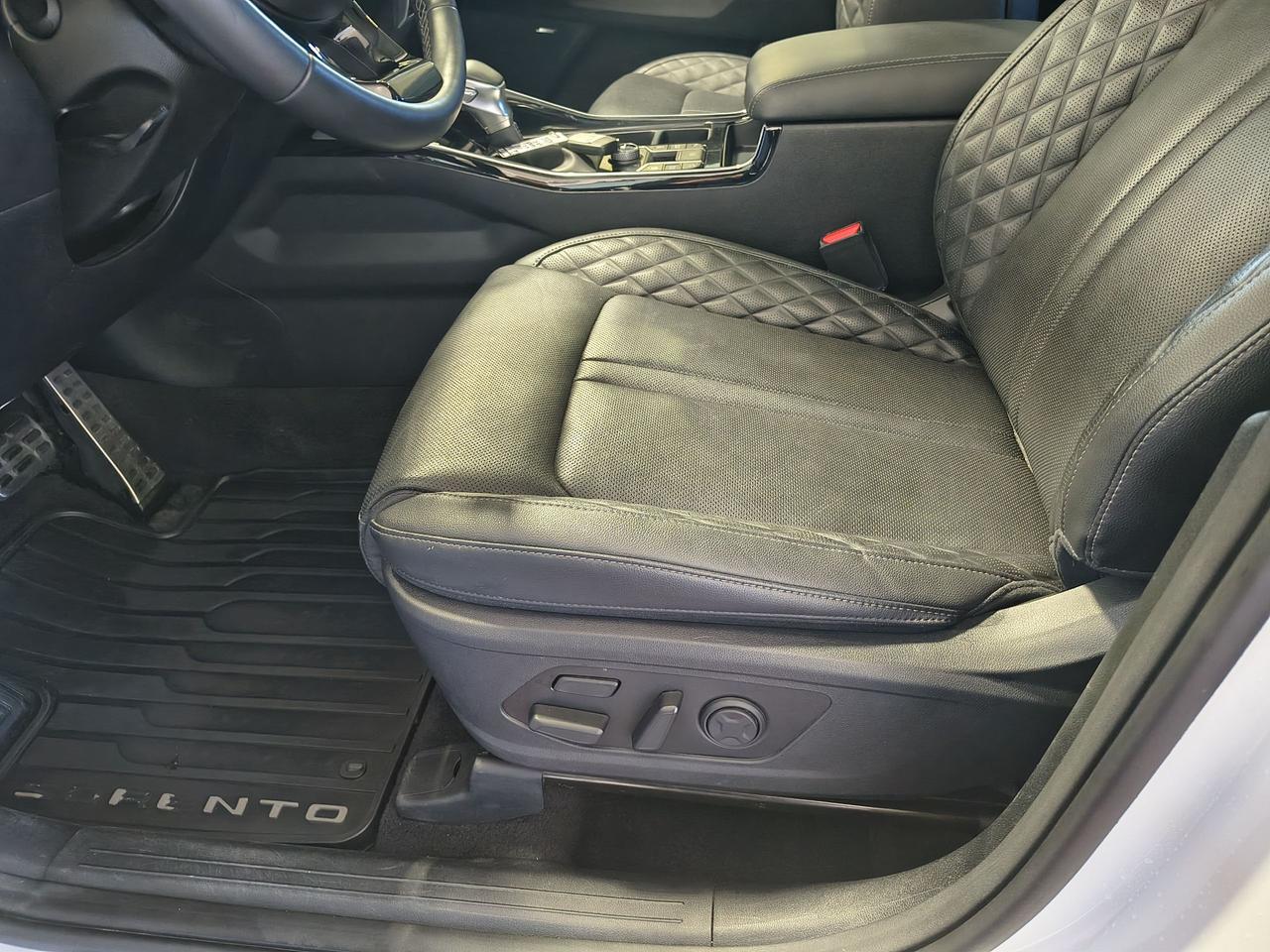 2023 Kia Sorento SX Photo0