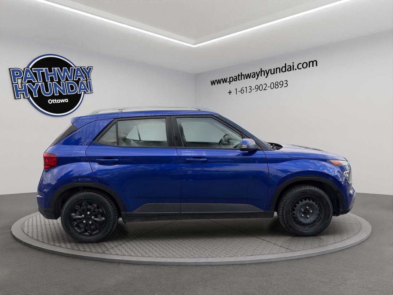 2022 Hyundai Venue Preferred | Blind Spot Monitor | Heated Seats | Cross Traffic Alert | Lane Departure Warning Photo2
