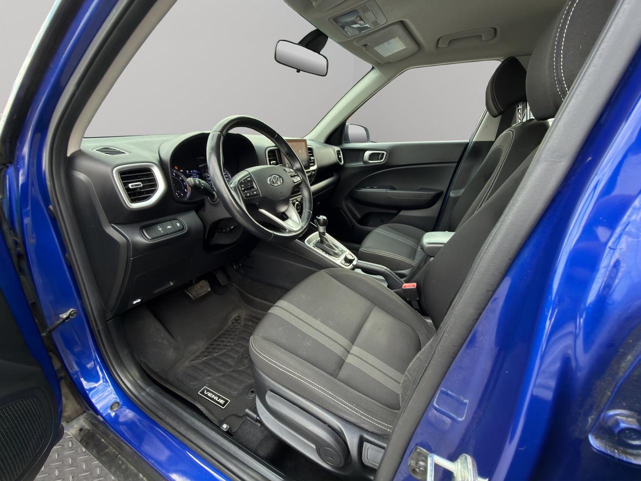 2022 Hyundai Venue Preferred | Blind Spot Monitor | Heated Seats | Cross Traffic Alert | Lane Departure Warning Photo