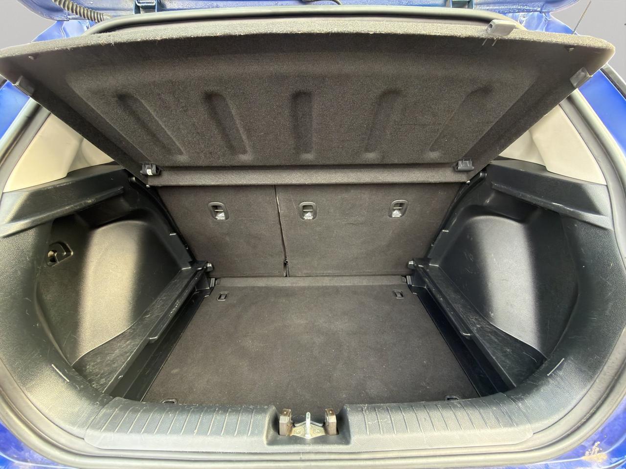 2022 Hyundai Venue Preferred | Blind Spot Monitor | Heated Seats | Cross Traffic Alert | Lane Departure Warning Photo