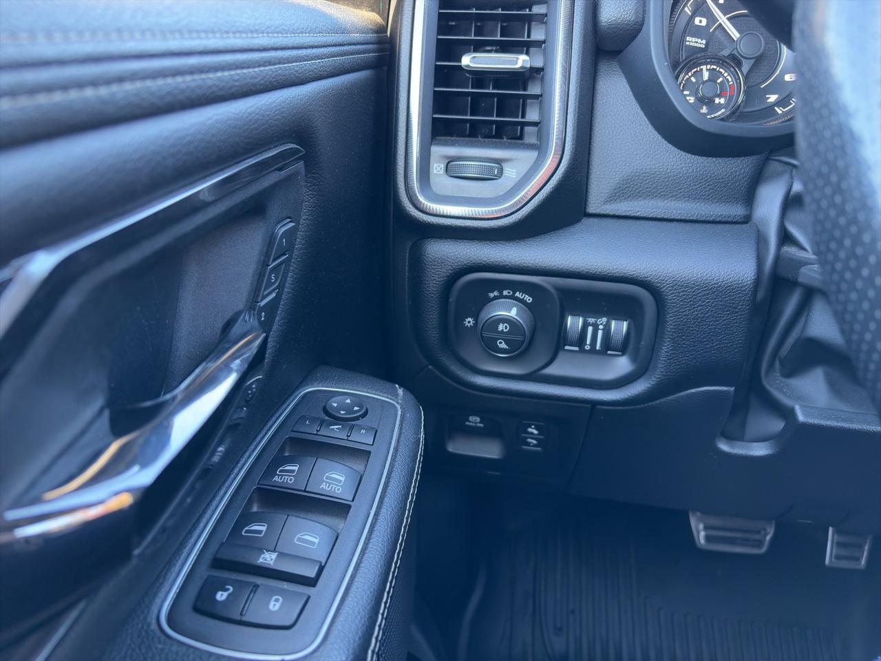 2022 RAM 1500 Sport | 5.7L V8 |11,000lbs Towing Capacity l A Wheel Drive | Anti-Lock Breaks | Dual Transmission | Photo