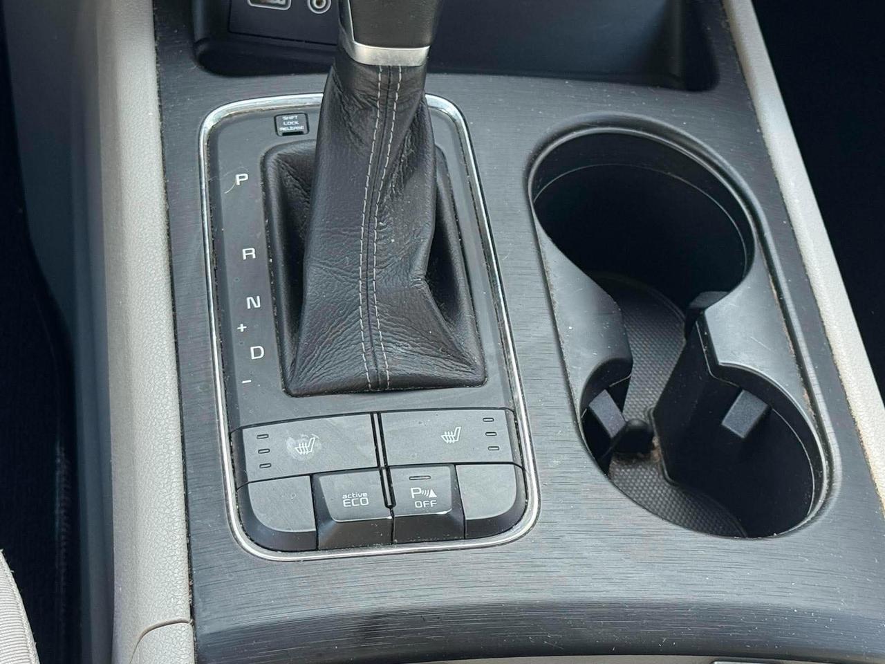 2017 Kia Sedona LX - Photo #17