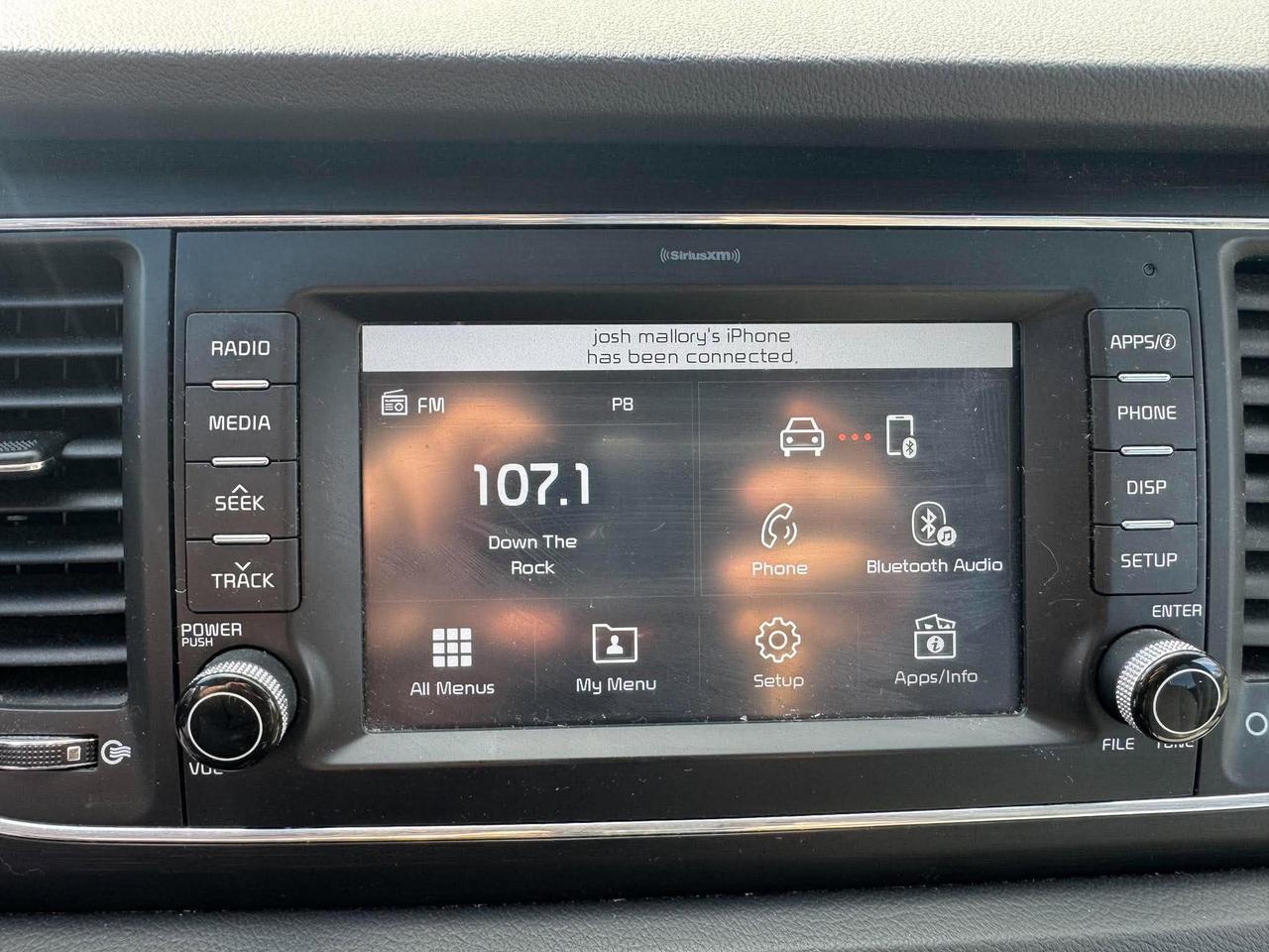 2017 Kia Sedona LX - Photo #21