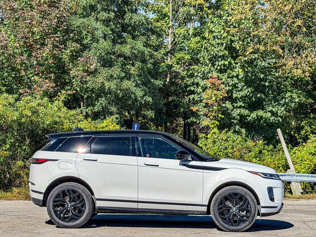2021 Land Rover Range Rover Evoque SE Photo