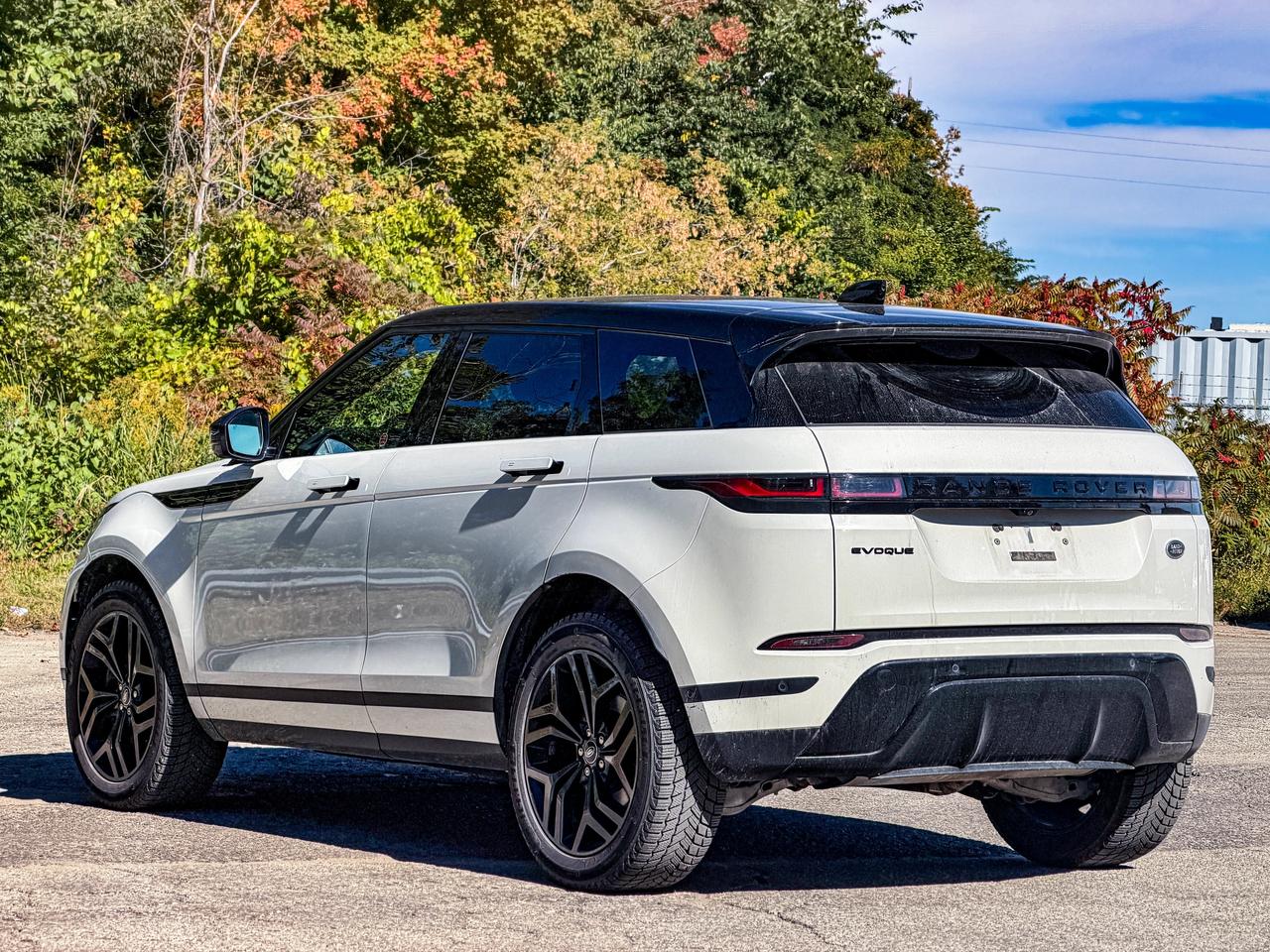 2021 Land Rover Range Rover Evoque SE Photo