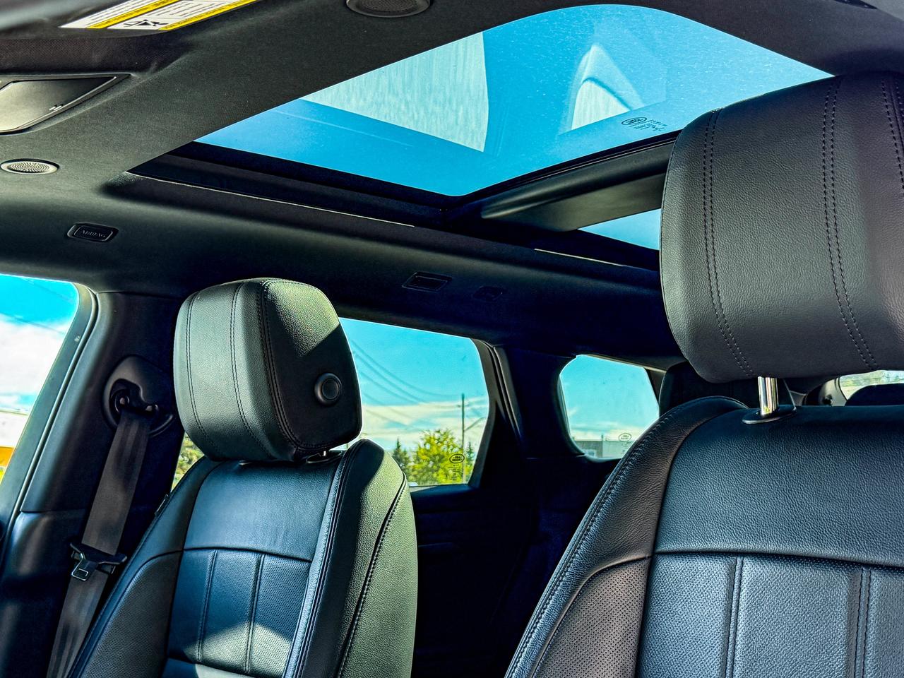 2021 Land Rover Range Rover Evoque SE Photo