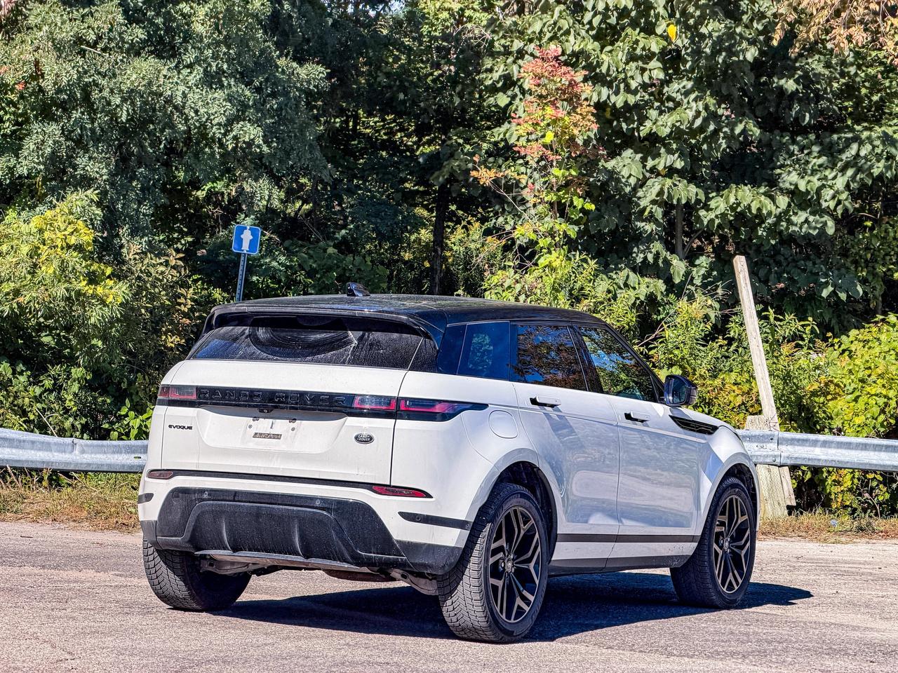 2021 Land Rover Range Rover Evoque SE Photo