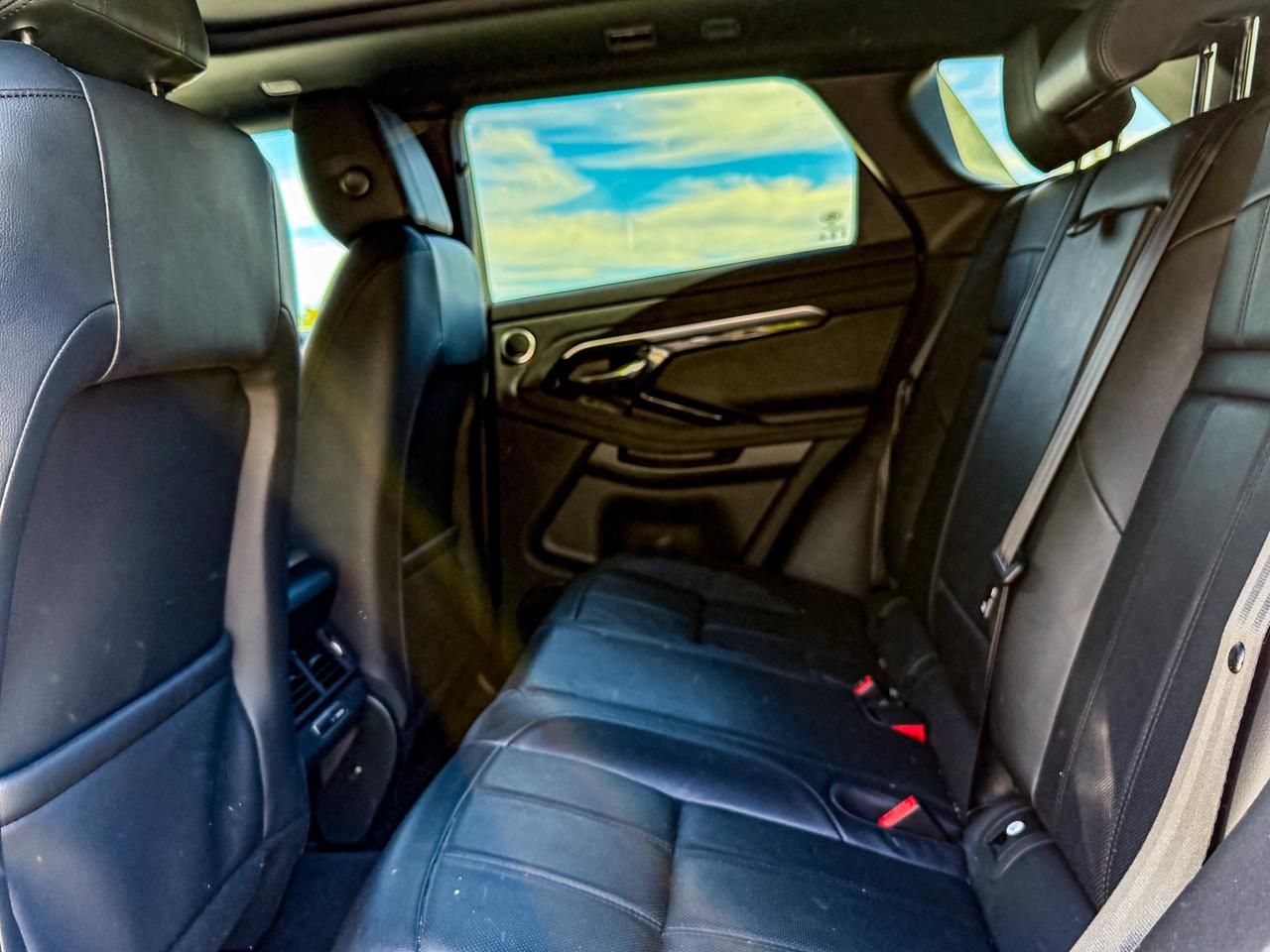 2021 Land Rover Range Rover Evoque SE Photo