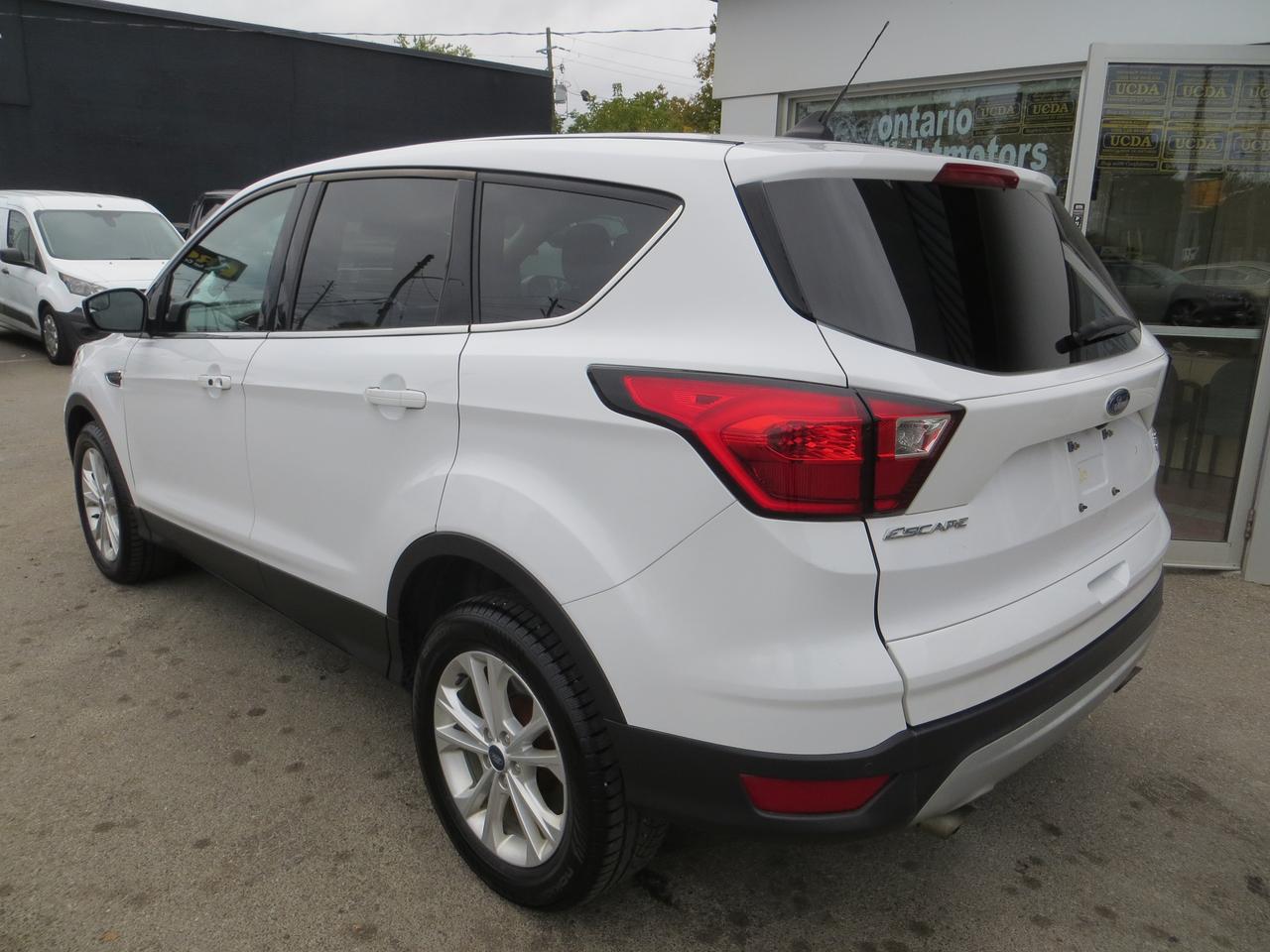 2019 Ford Escape CERTIFIED, 4X4, REAR CAMERA, HEATED PWR SEATS Photo4