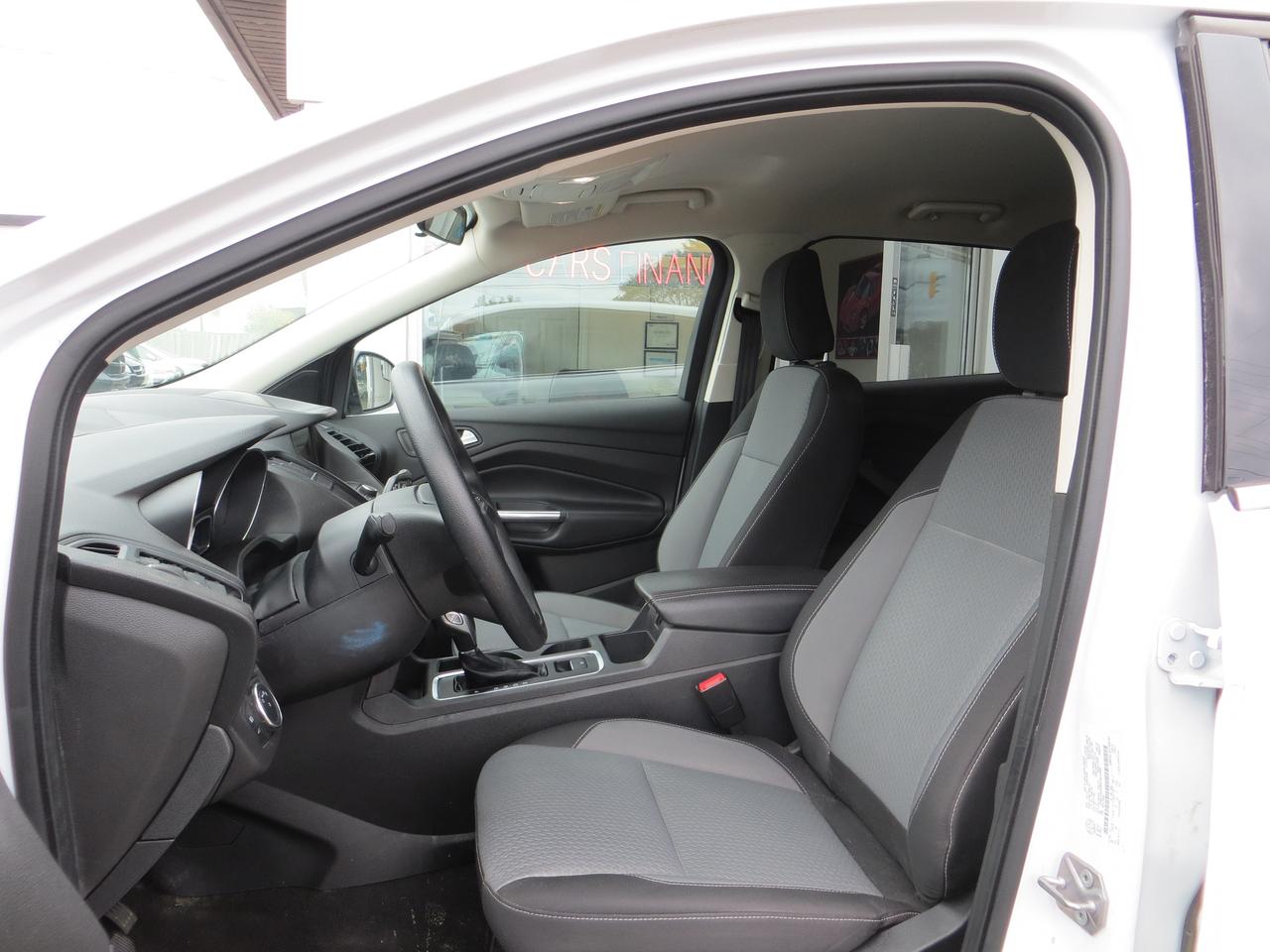 2019 Ford Escape CERTIFIED, 4X4, REAR CAMERA, HEATED PWR SEATS Photo