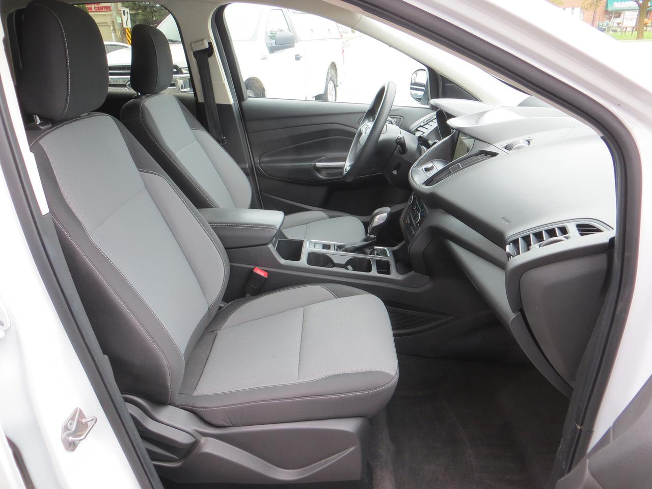 2019 Ford Escape CERTIFIED, 4X4, REAR CAMERA, HEATED PWR SEATS Photo