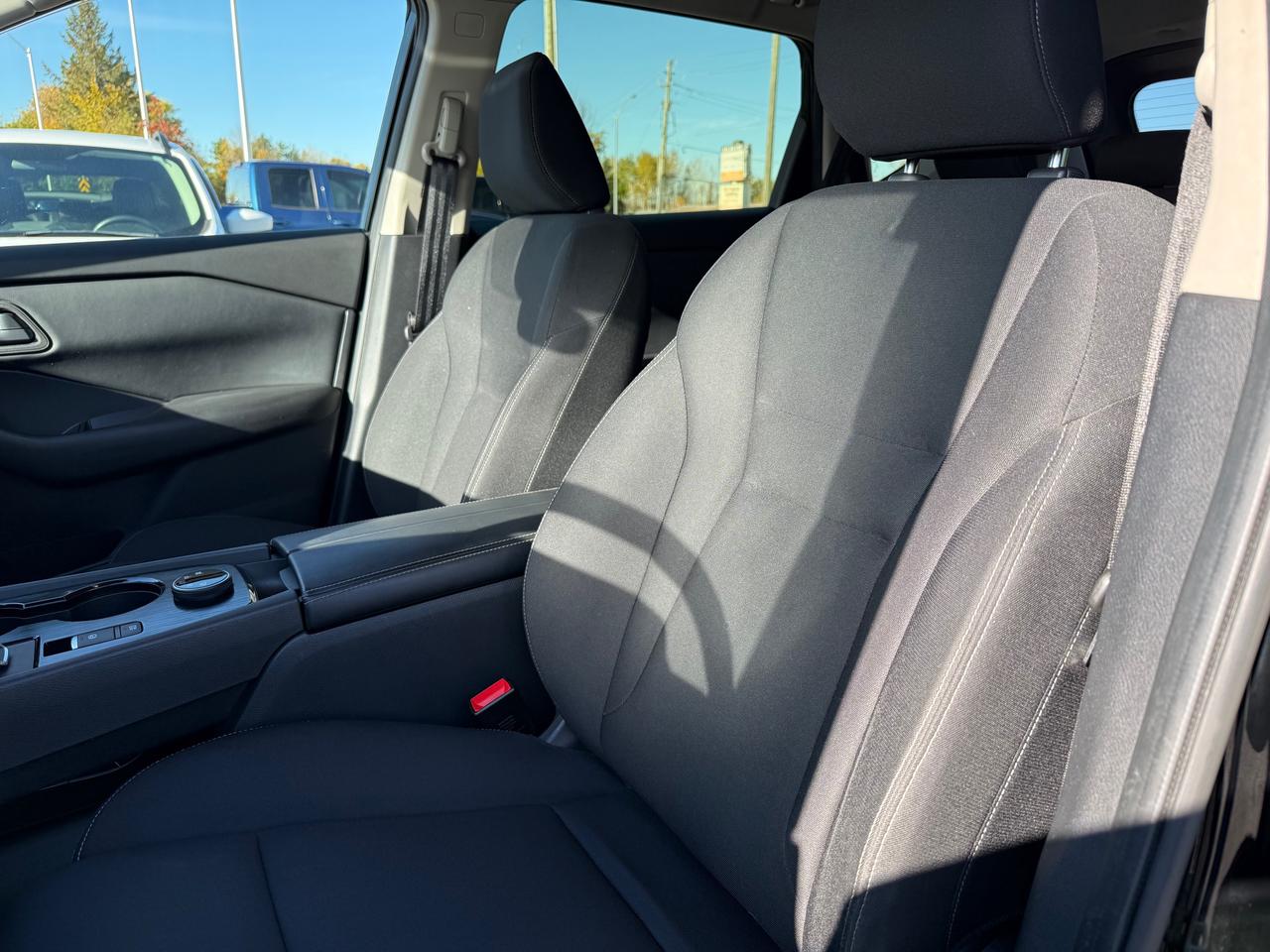 2024 Nissan Rogue AutoStart! Heated Steering! Photo
