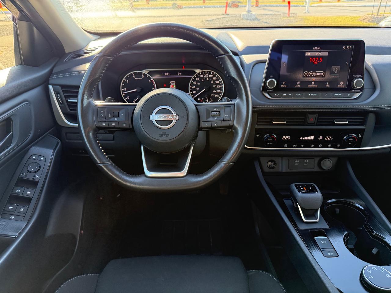 2024 Nissan Rogue AutoStart! Heated Steering! Photo