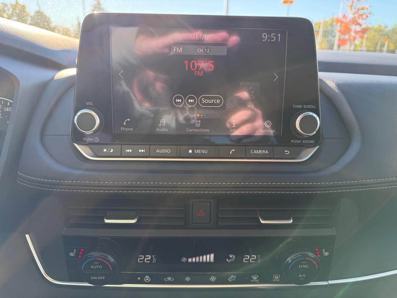 2024 Nissan Rogue AutoStart! Heated Steering! Photo