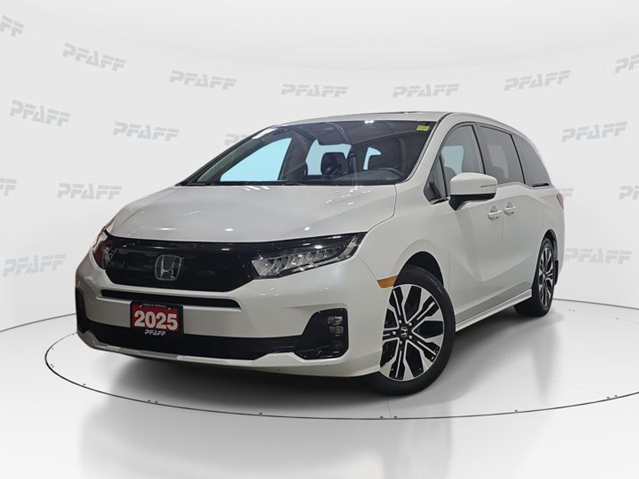 2025 Honda Odyssey Touring Photo0