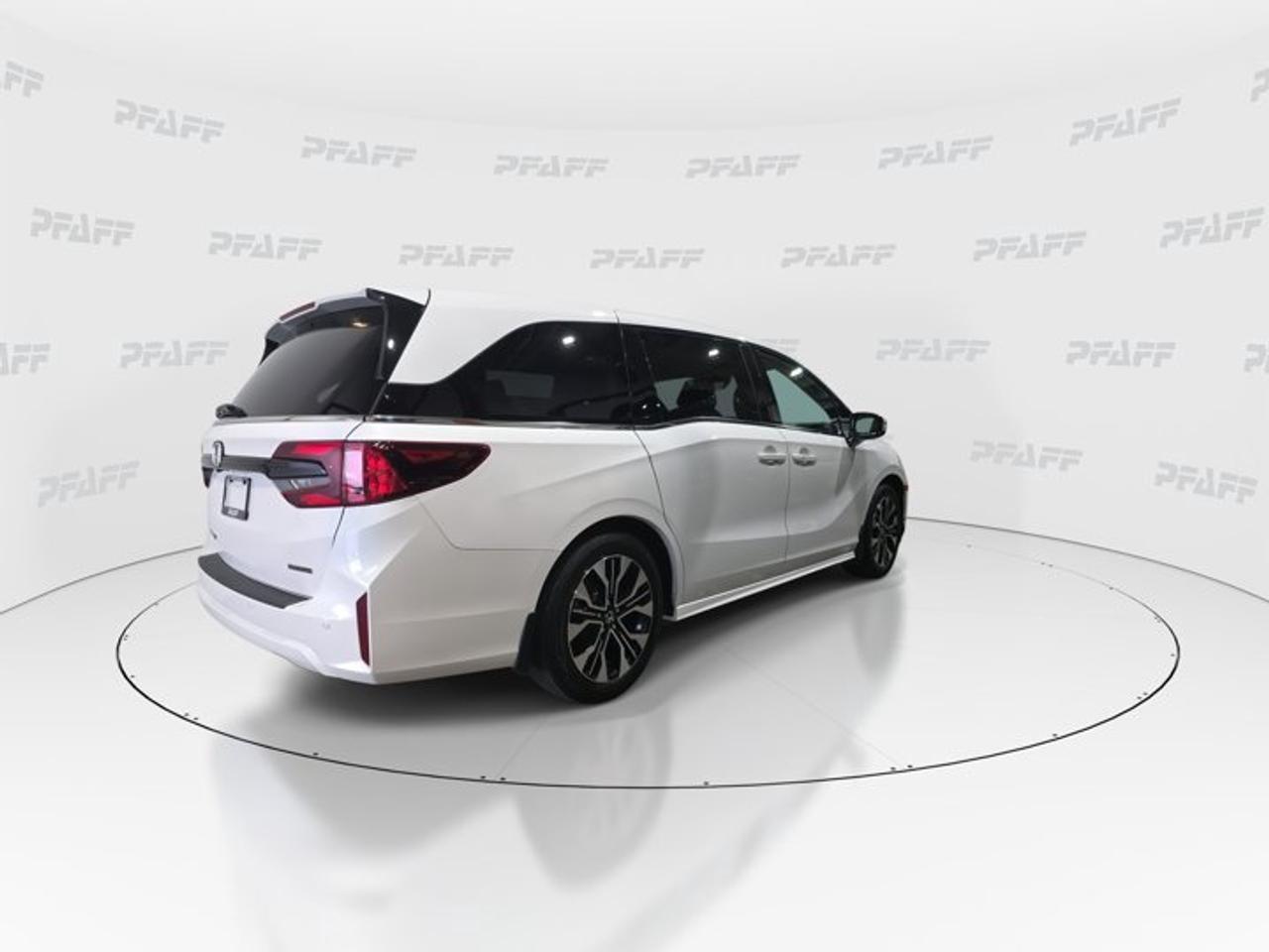 2025 Honda Odyssey Touring Photo