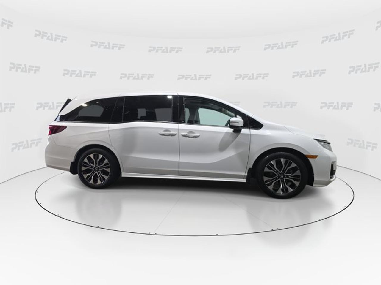 2025 Honda Odyssey Touring Photo