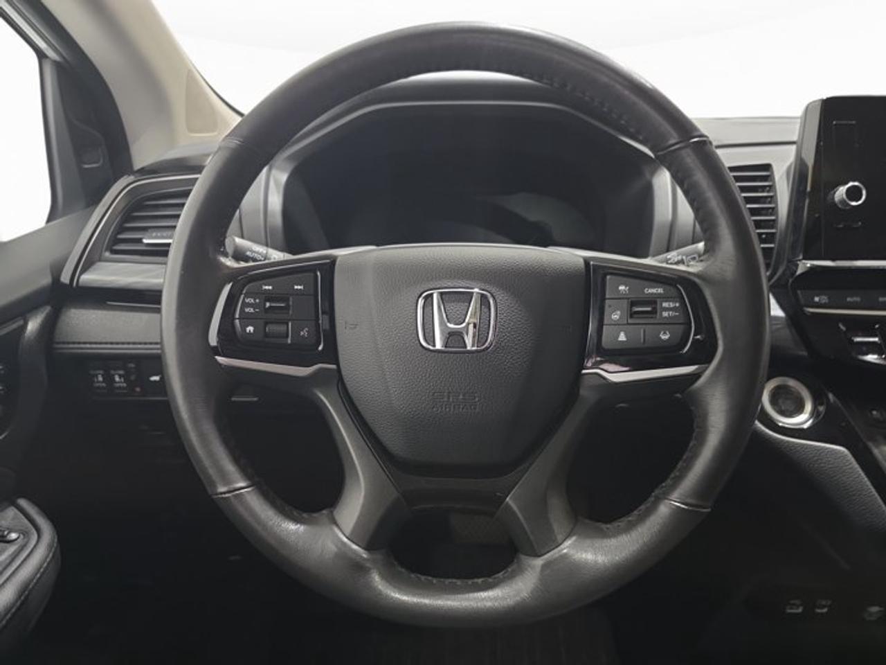 2025 Honda Odyssey Touring Photo