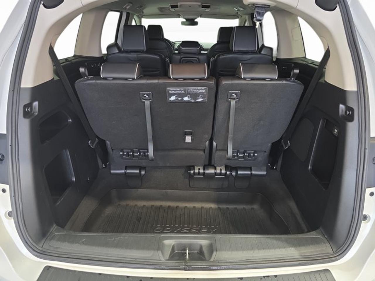 2025 Honda Odyssey Touring Photo