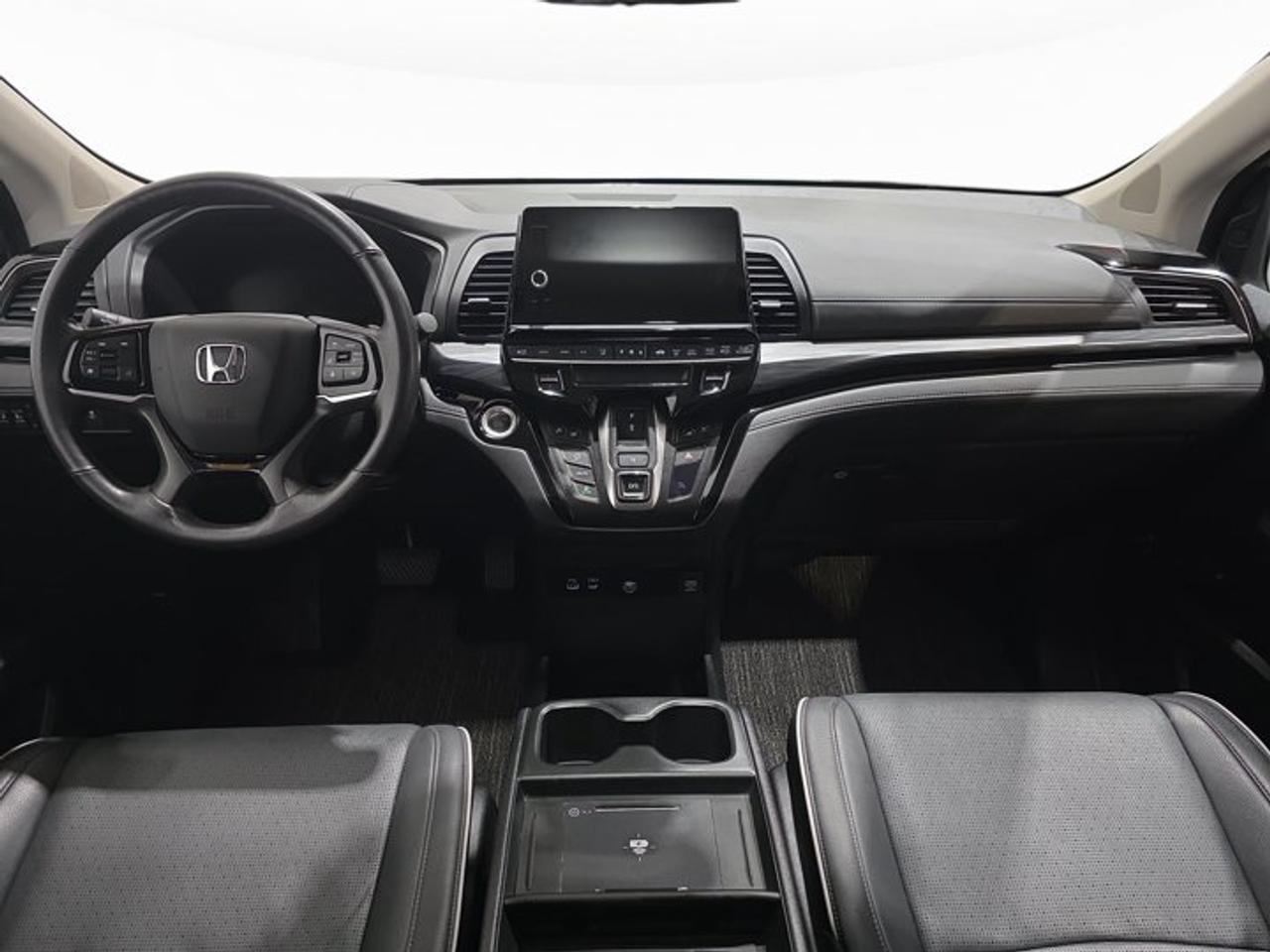 2025 Honda Odyssey Touring Photo