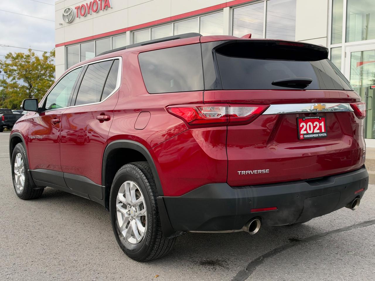 2021 Chevrolet Traverse LT Cloth LT-ONLY 58,546 KMS! Photo4
