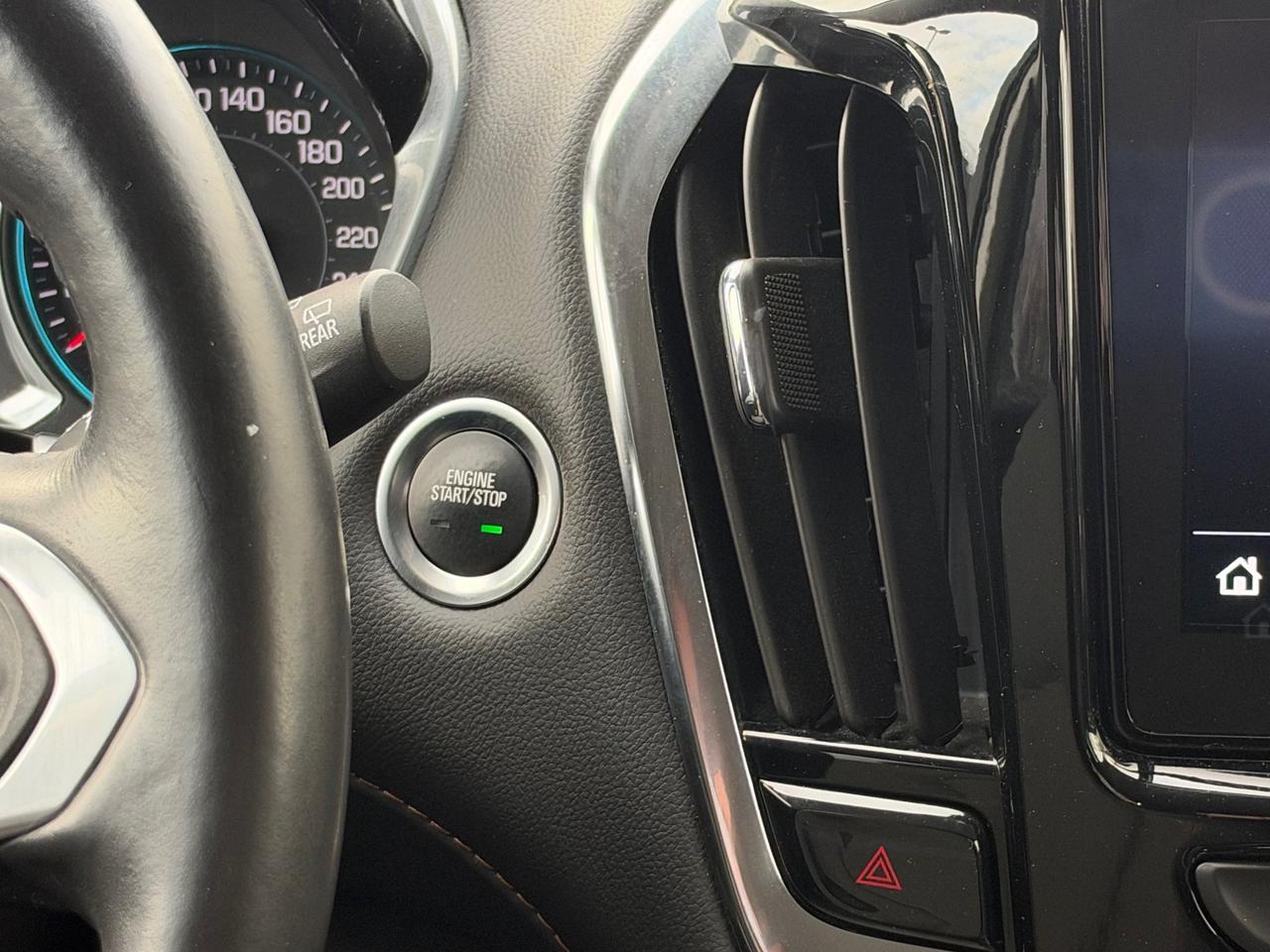 2021 Chevrolet Traverse LT Cloth LT-ONLY 58,546 KMS! Photo